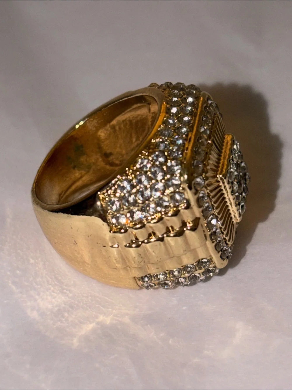 Big Jewelry Co eye catching
